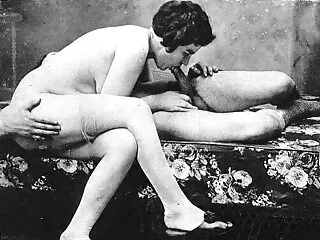 Twee hete rijpe sletten nemen het op porno gravid tegen een kinky tiener