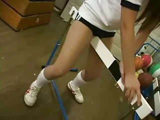 Twee ondeugende lesbische huisvrouwen worden pornos 3d squirtend nat