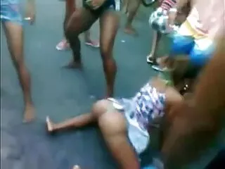 Swingers pronken met hun troeven voordat het feest de nacht doorkomt pornofilm streaming