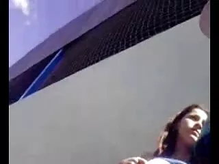Tiener schoonheid Hazel Dew wordt verwend door vriendjes gladde pornofilm 2018 tong en harde lul